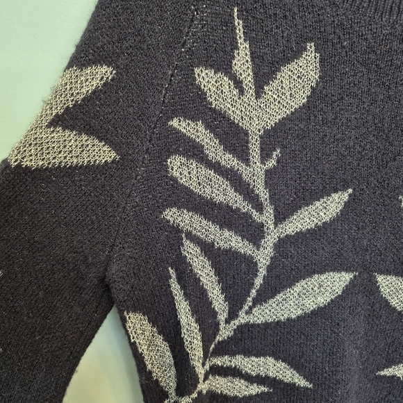 Lucky Brand Women's Black Crewneck Knit Sweater W Gold Thread Leaves Size  S-L - Picture 3 of 5